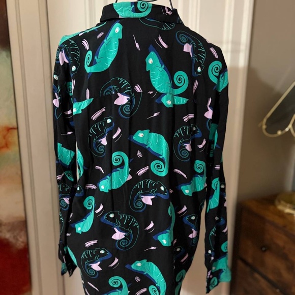 House Brand Chameleon Print Button-Up Shirt – XS/S - Picture 2 of 3